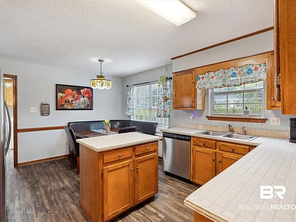 5th image of 5515 Windmill Dr