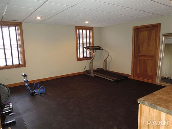 2nd image of 1214 Winterberry Ln