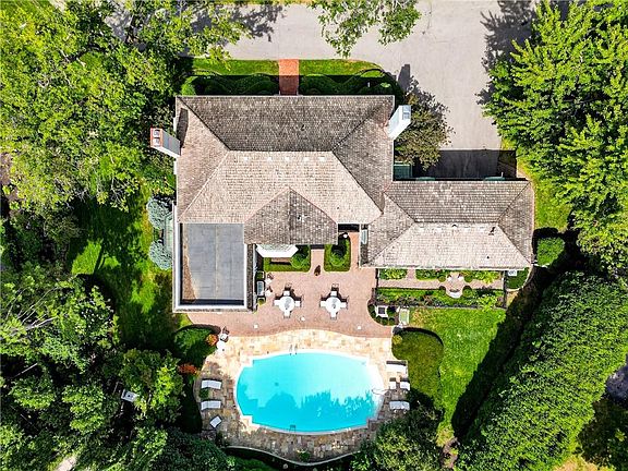 4th image of 2835 Verona Rd