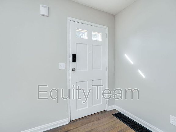 3rd image of 3918 Odin Ave