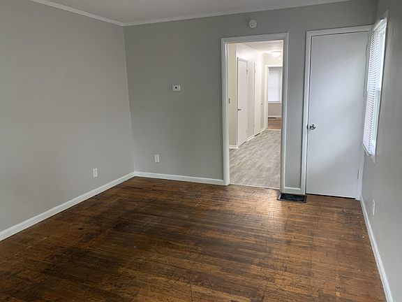 3rd image of 1460 W 32nd St