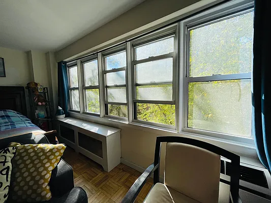 Rented by Chase Global Realty Corp | media 8