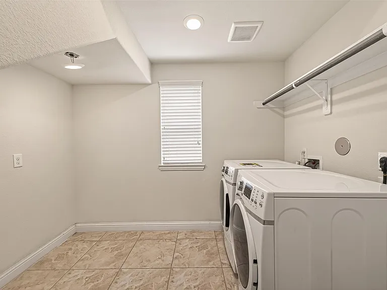 10514 Inverclyde Dr — Photo 21