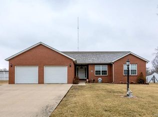 4706 Levis Ln, Godfrey, IL 62035