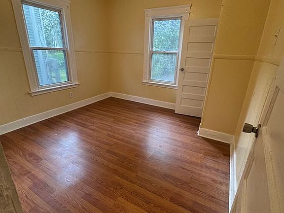 4th image of 418 Shelton Ave #1