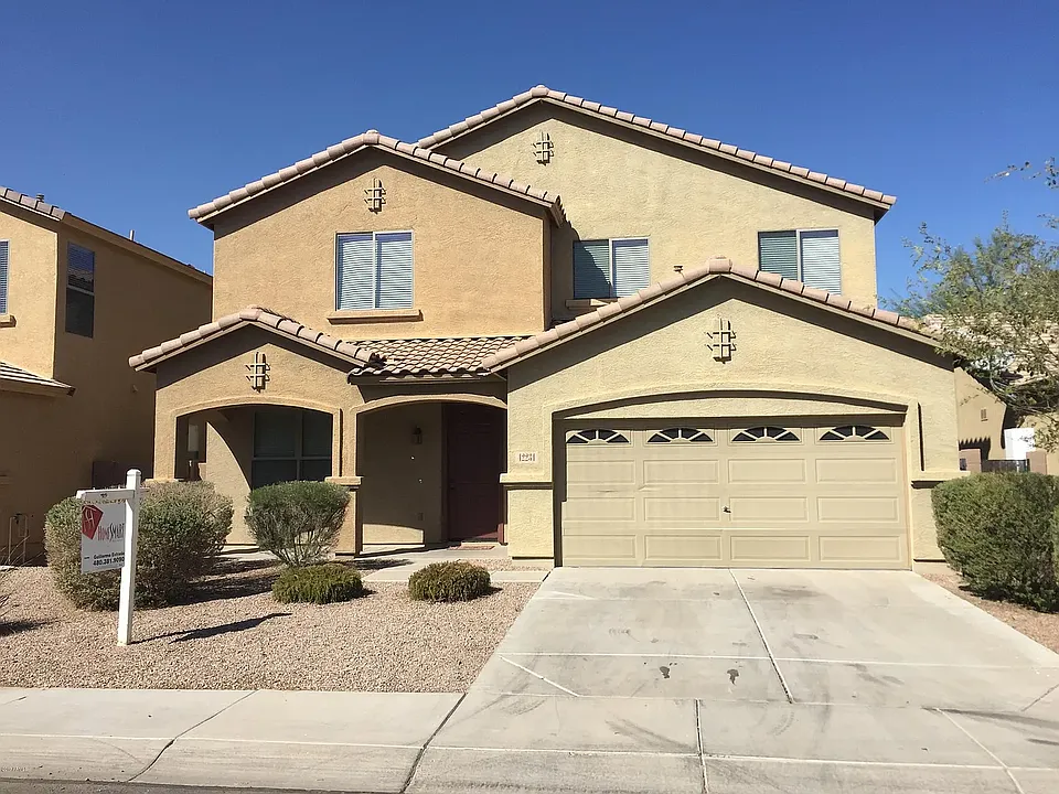 42234 W Lunar St
