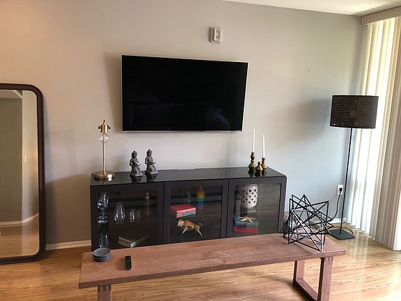 4th image of 5325 Newcastle Ave Unit 244