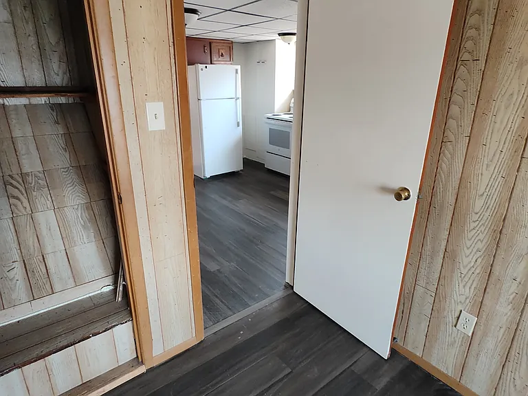 1147 Sloan St #5 — Photo 12