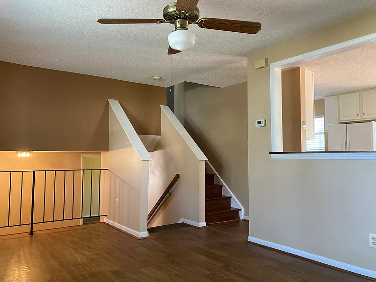 436 Queensway Rd — Photo 24