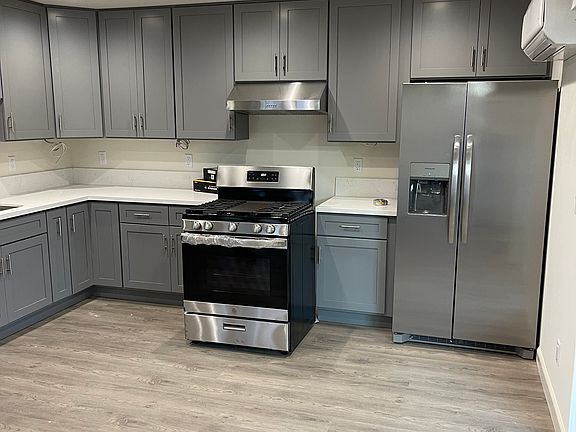 2nd image of 10261 Eagle Rock Ave