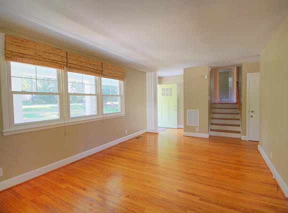 2nd image of 3820 Somerset Dr