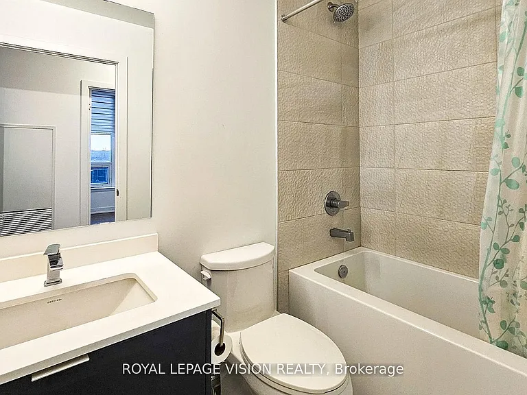 5105 Hurontario St #426 — Photo 9