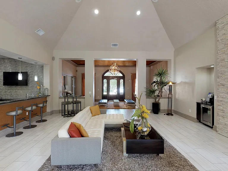 Lakeline Villas — Photo 3