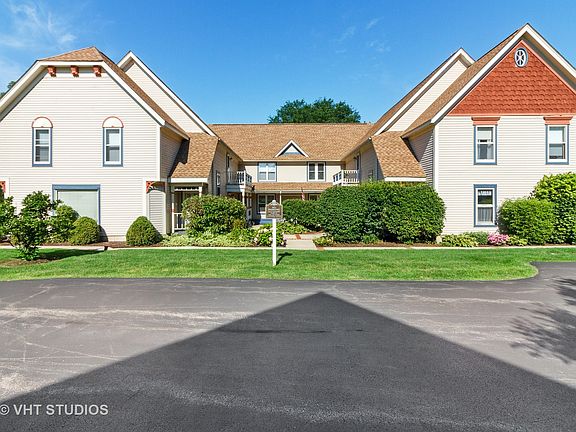 2nd image of 831 Victoria Dr #831