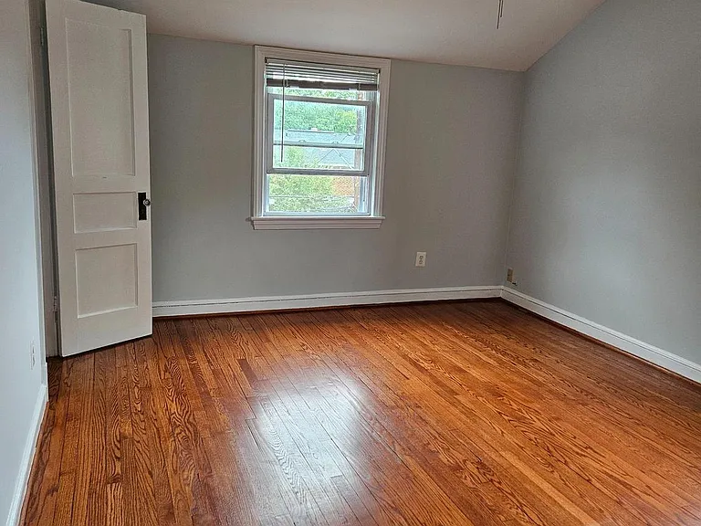 1509 Jefferson St — Photo 14
