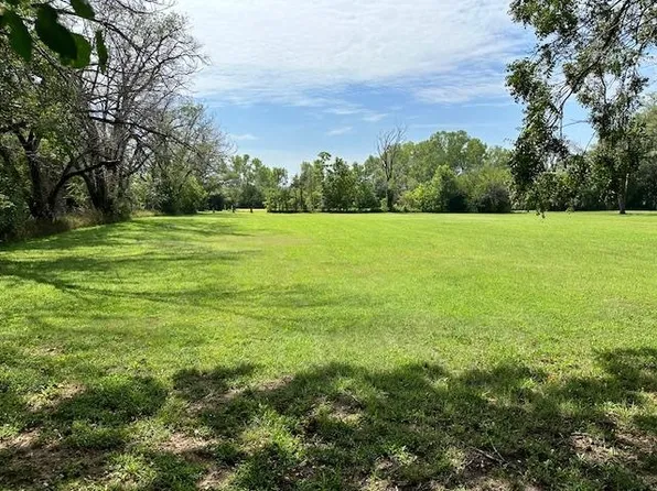 225 Foreman Ave, Kechi, KS 67067