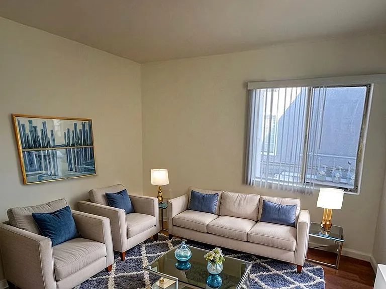 25 Bennett Ave #2 — Photo 1