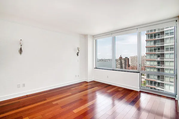 Rented by Compass | media 19