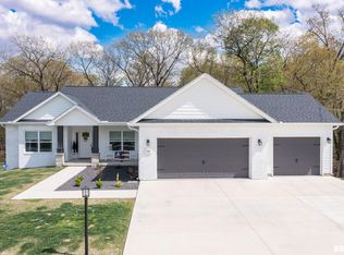 399 Ten Mile Creek Rd, Germantown Hills, IL 61548