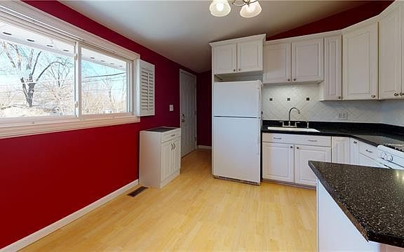 4th image of 8702 E 92nd St