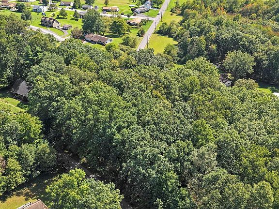 4th image of 102 Oak Rd