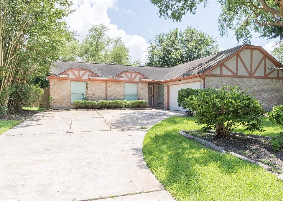 Great 1 story home with nice landscaping