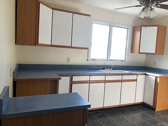 5th image of 47 Dellwood Pl