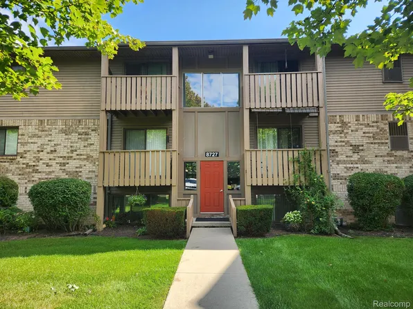 8727 Candlewood Trl APT 10, Brighton, MI 48116