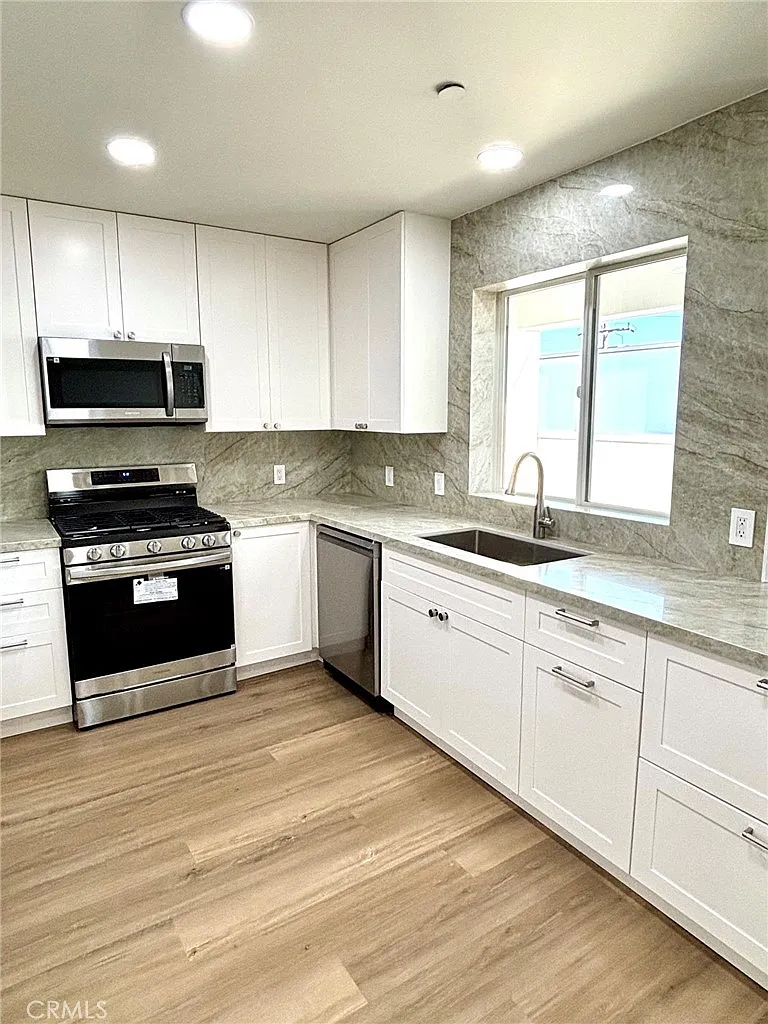 2 bed, 1100 sqft, $3,500 — Photo 1
