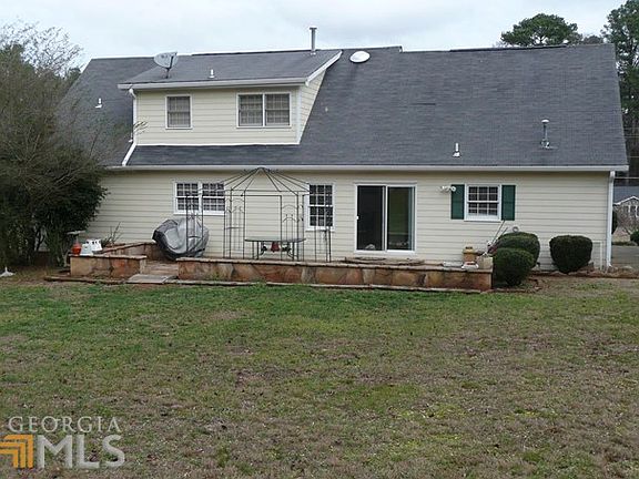 3rd image of 1195 Sweetwater Cir