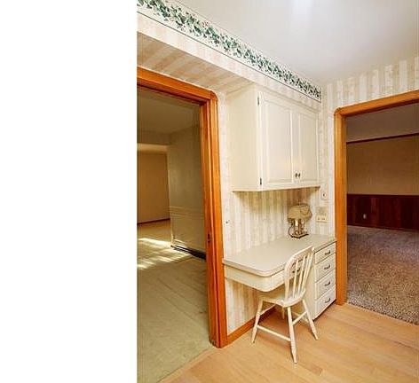 3rd image of 476 Beech Row Dr
