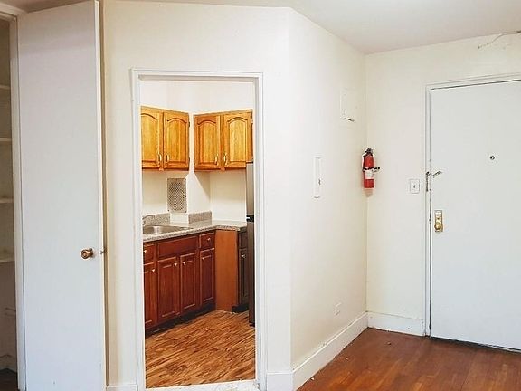 5th image of 271 Clarkson Ave #222