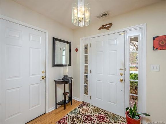 2nd image of 314 Creeks End Cir