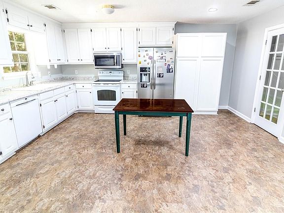 4th image of 83 Lee Road 110