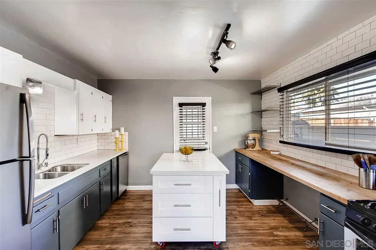 2 bed, 1.0 bath, 850 sqft, $3,495 — Photo 1