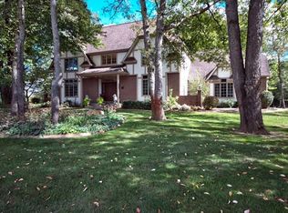 51530 Clubhouse Dr, South Bend, IN 46628