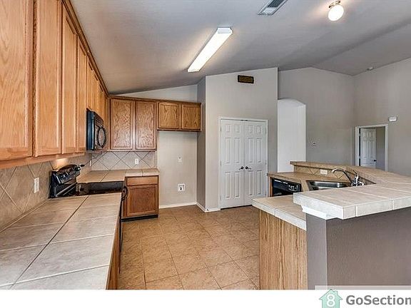4th image of 9204 Wellington Dr