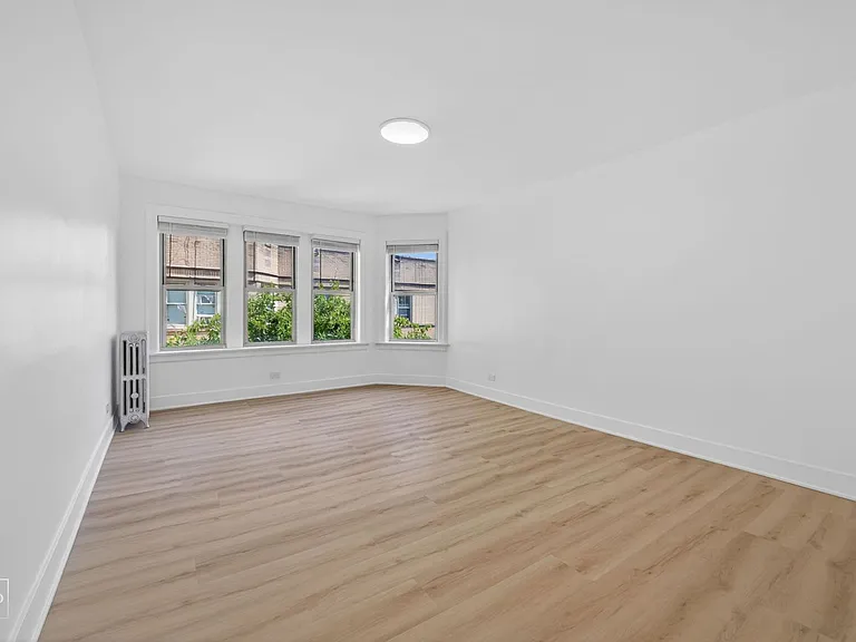 6310 N Artesian — Photo 34