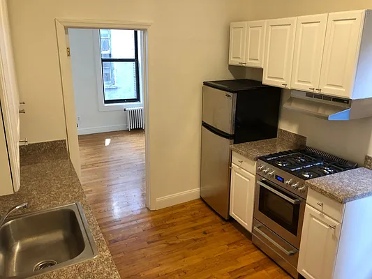 Rented by Skyline Realty LLC II | media 4