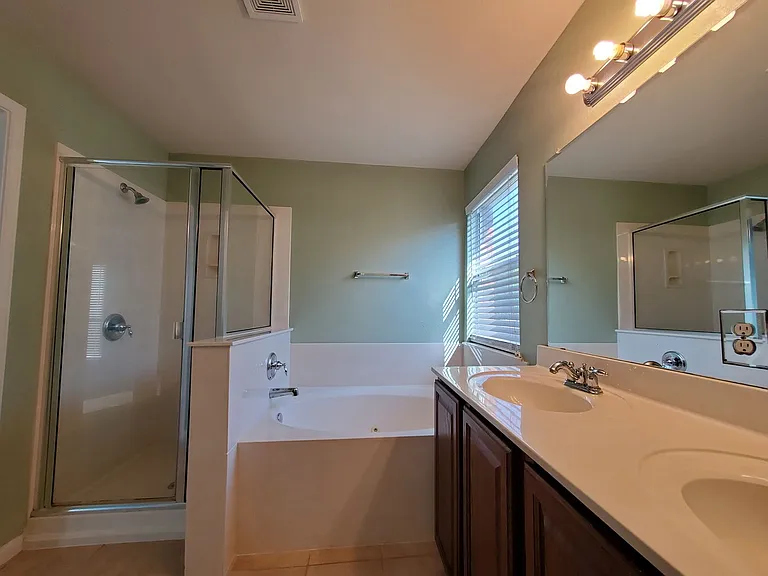 6304 Taree Loop — Photo 21