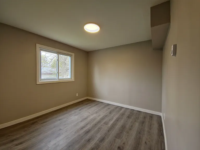 201 Alma St N #2 — Photo 13