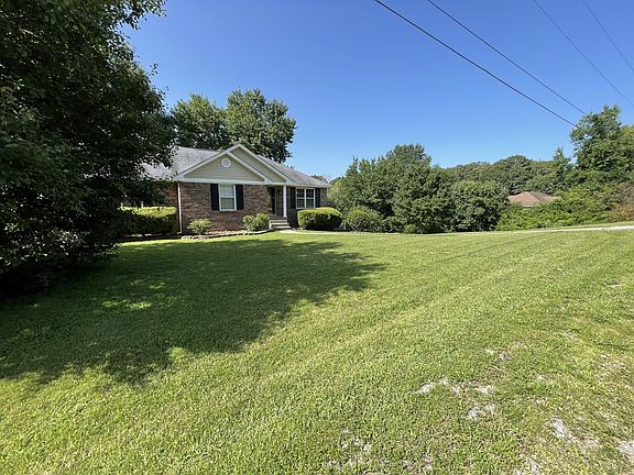 3rd image of 928 Sable Dr