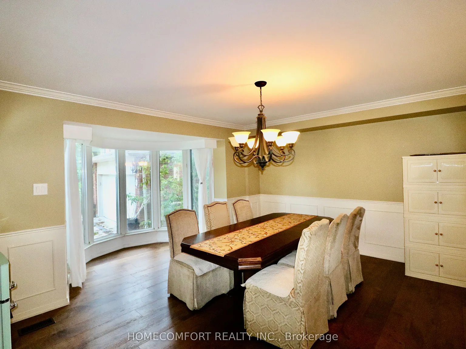 6 bed, $4,580 — Photo 4