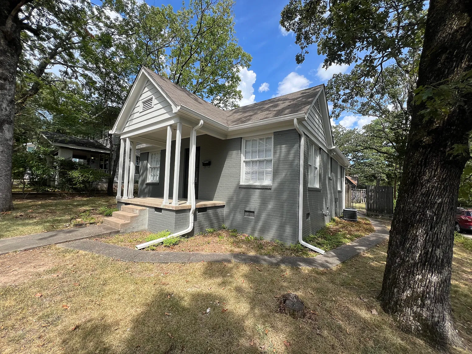 2 bed, 1015 sqft, $1,600 — Photo 1
