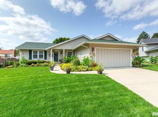 4614 Fillmore Ct, Davenport, IA 52806