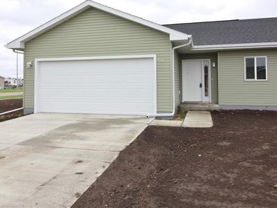 1572 47th Loop SE, Minot, ND, 58701