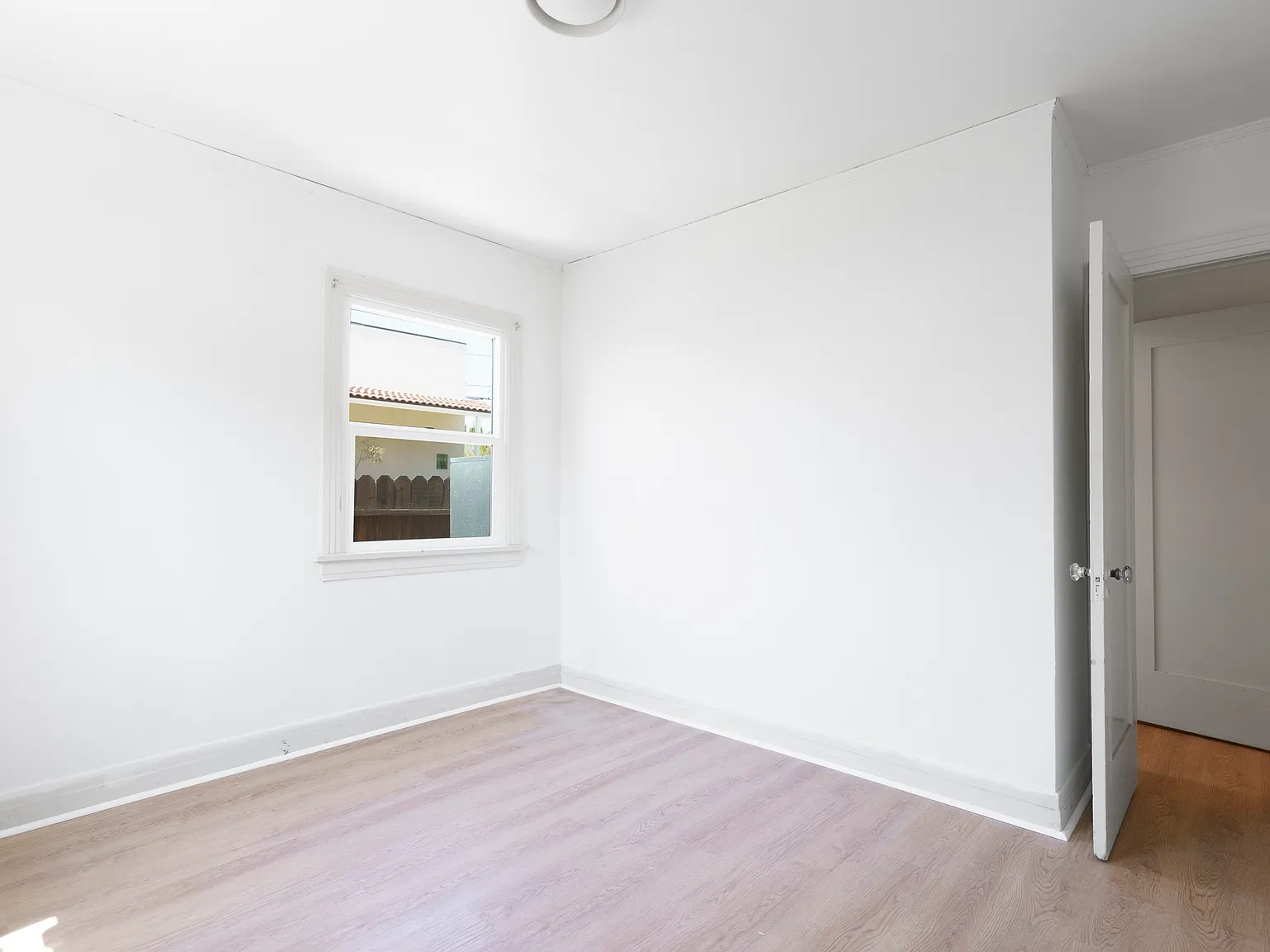 1 bed, 600 sqft, $3,200 — Photo 2