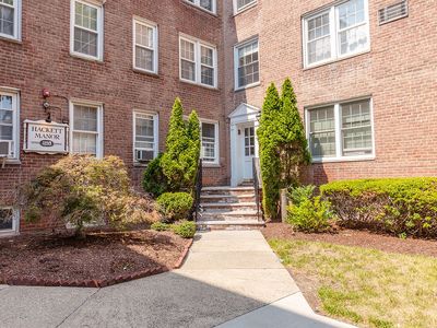 126 Hackett Pl #B201, Rutherford, NJ, 07070