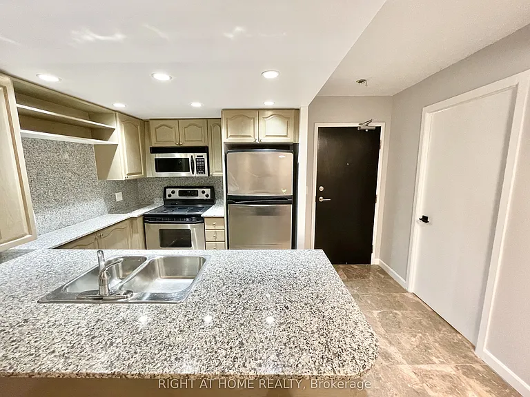 8 Park Rd #2206 — Photo 14