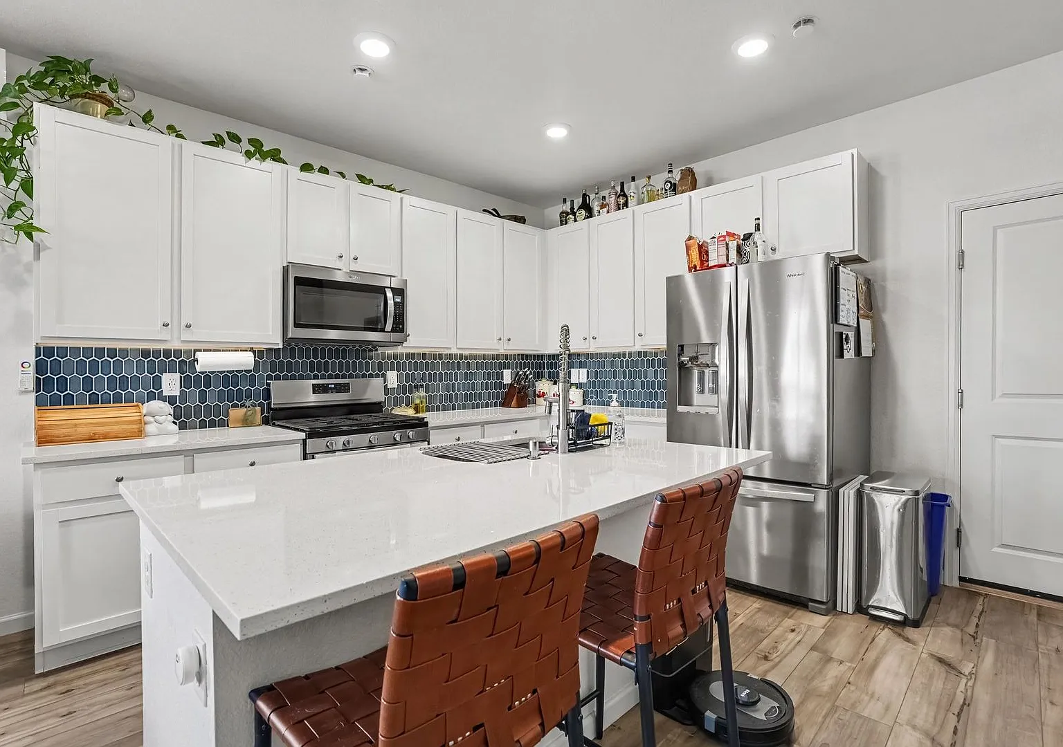 Gorgeous 3 bed 2.5 bath Home Available in Parker! — Photo 4